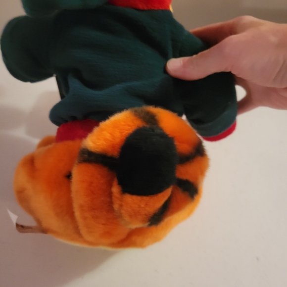 Disney Store Tigger Plush Christmas Snowman Sweater Hat 13" Exclusive - Picture 3 of 4